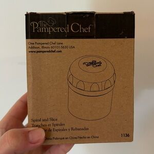 Pampered Chef Spiral and Slice Handheld Tool 1136 Brand New in Box